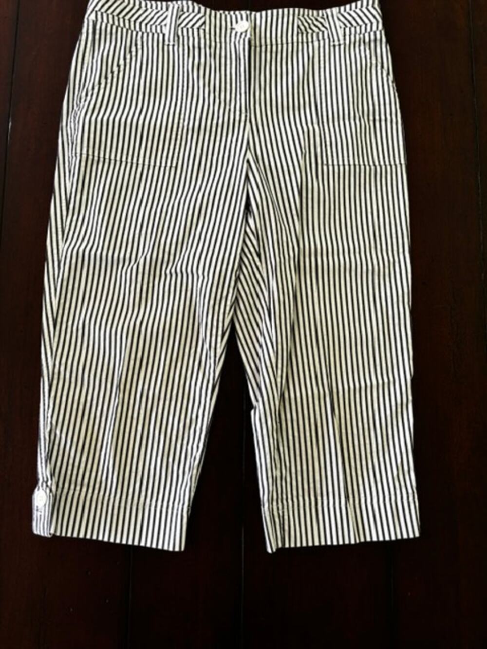 Jones‎ New York Sport Women’s Capri Pants 10 Petite White Navy Stripe Stretch